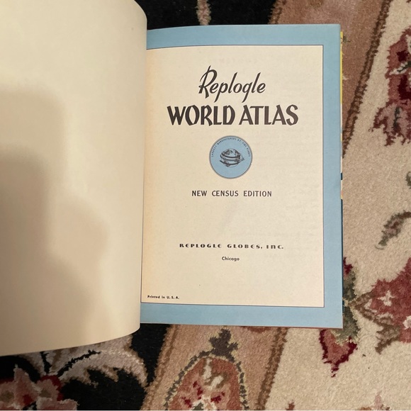 REPLOGLE | Vintage Reference World Globe with Atlas, 10" diameter (c.1954) - Picture 7 of 11